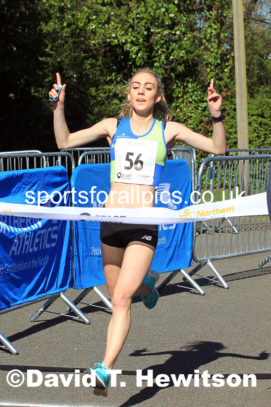Womens Under-17s 5k, 2022 Northern 12 and 6 Stage Road Relays,  Birkenhead Park, Birkenhead, Wirral.  Photo: David T. Hewitson/Sports for All Pics